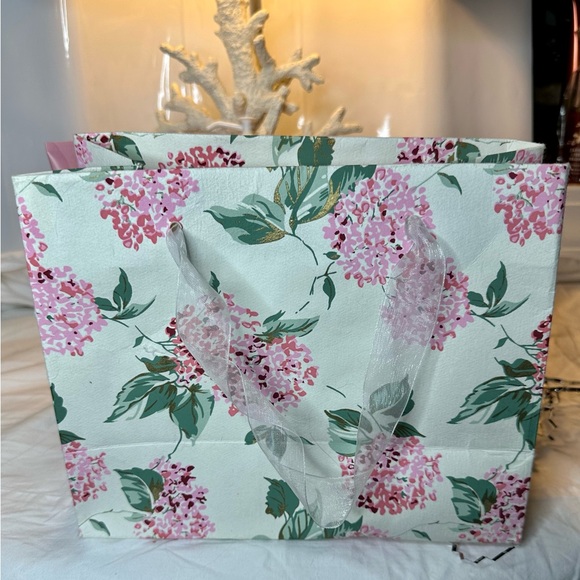 BATH & BODY WORKS “INSPIRE LOVE”💗 Soft Rose &Vanilla GIFT SET - Picture 7 of 9